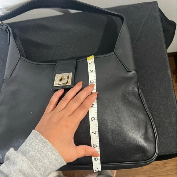 Vintage Salvatore Ferragamo bag - Picture 8 of 8